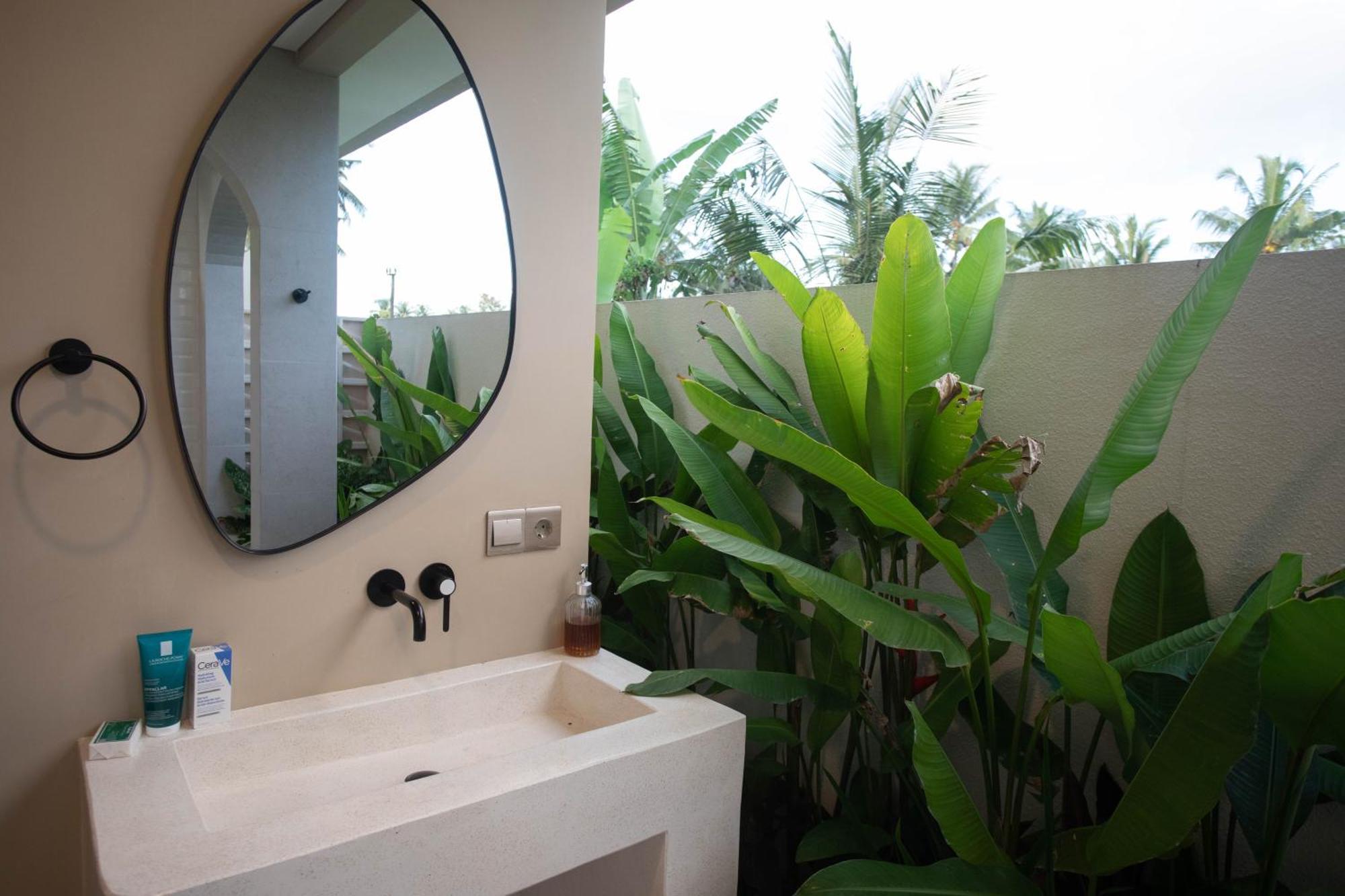 Adi Laxmi Villa Ubud Exterior photo